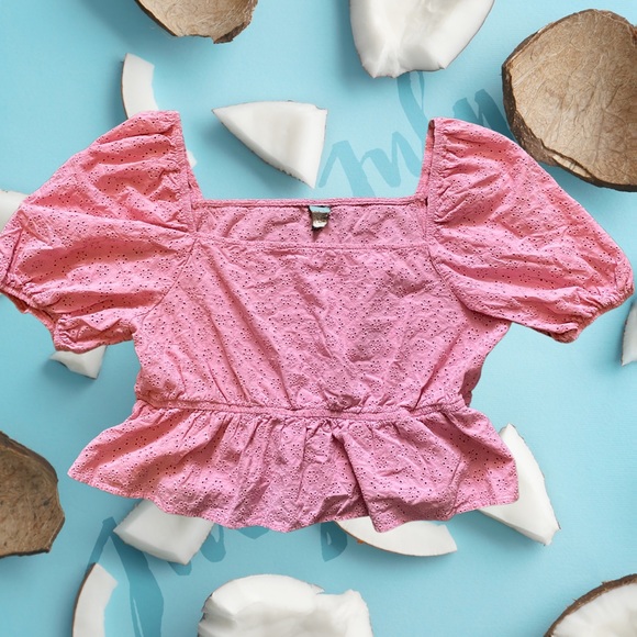 Tops - Womens crop top size xl